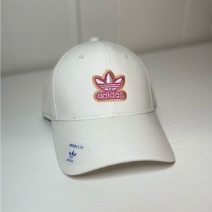 Adidas women’s hat, with tags!